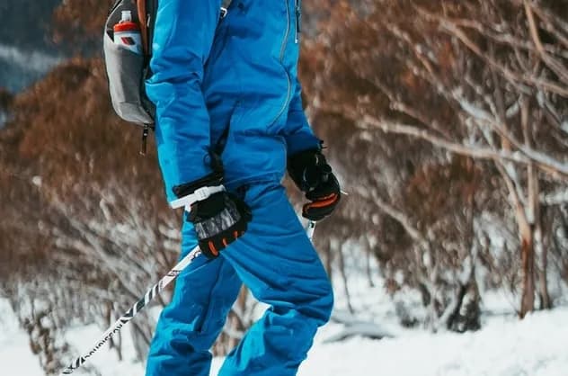 WINTER SPORTS ACTIVE WEAR